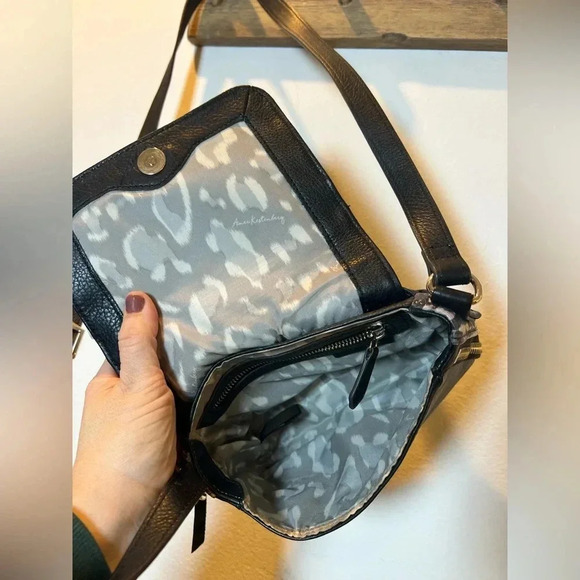 Aimee Kestenberg Crossbody Bag Purse Leather Fold Over Magnetic Closure - Picture 5 of 6